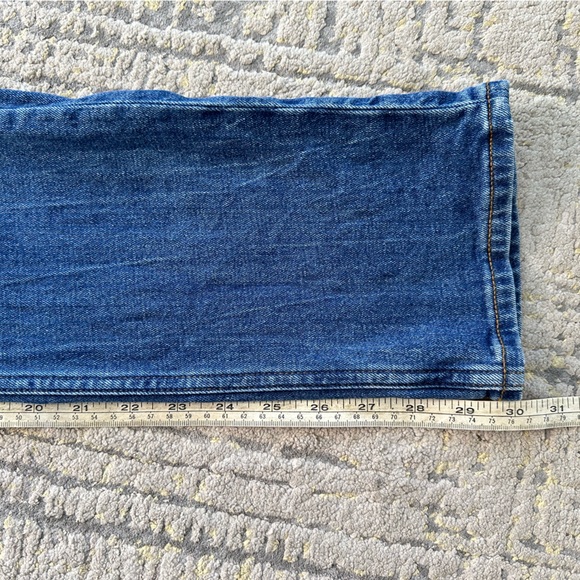 Abercrombie Curve Love Ultra High Rise 90s Slim Straight Jean - Picture 9 of 9